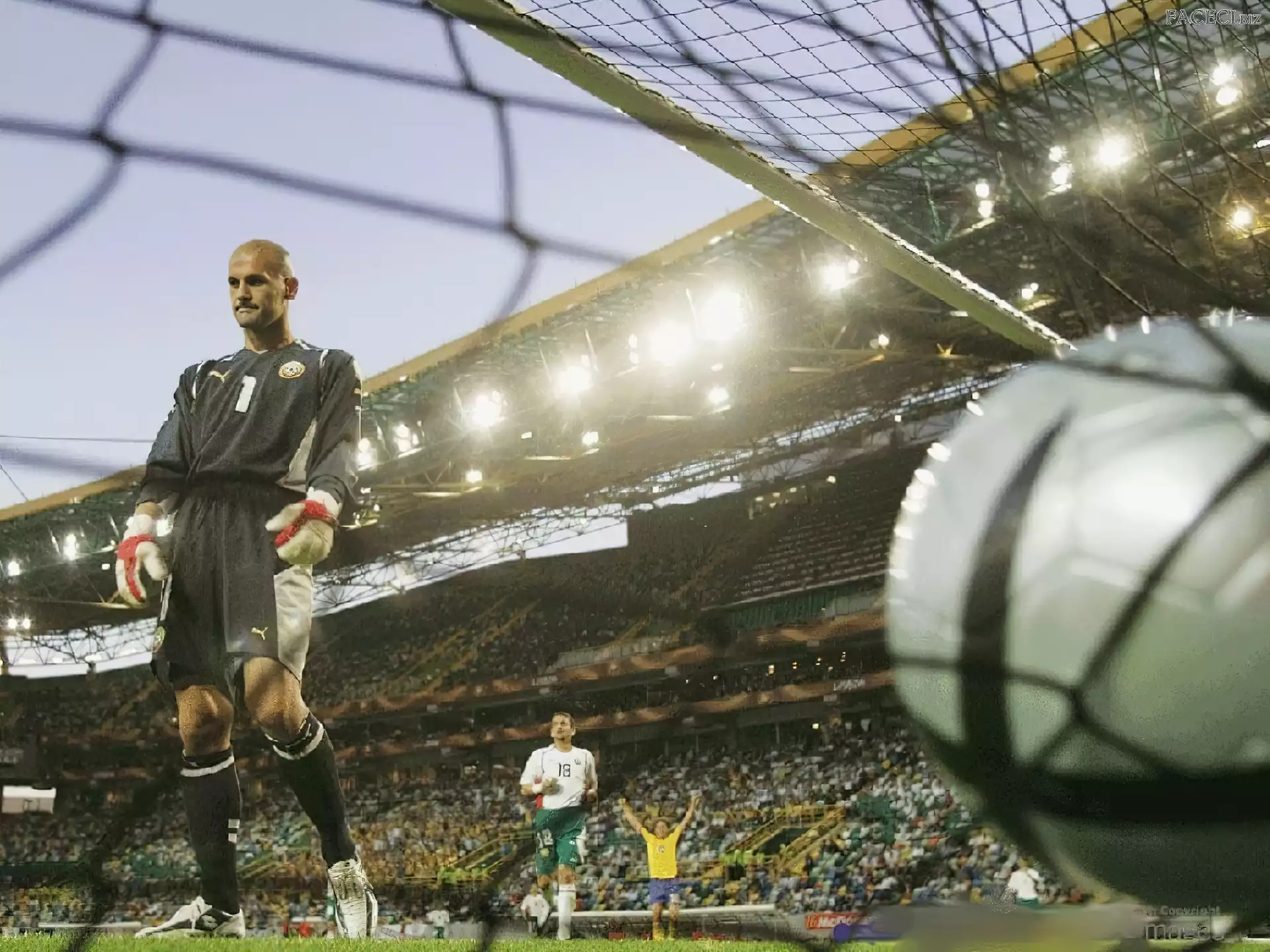 Piłka nożna, bramkarz